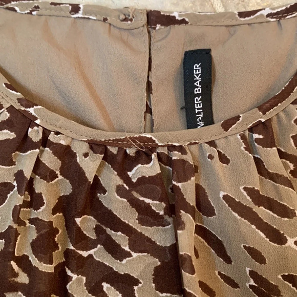 Walter Baker Animal Print sleeveless blouse Large olive green - Picture 12 of 12